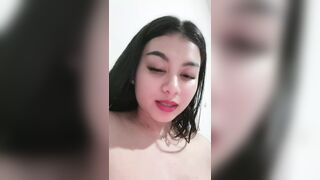 Cewek indo jilat nenen sange