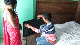 TV mechanic ne madam ko ghar me free ki service diya aur paise bhi nhi liye