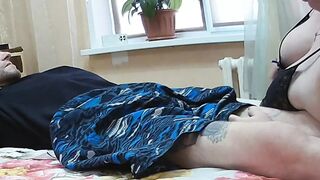 girlfriend makes an unforgettable blowjob and gets a mouthful of cum
