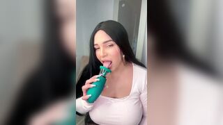 Vibrates with Licks Makes a Big Ass Latina Come