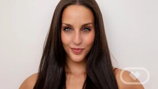 Sharing a Room with Your Crush Betzz on Vacation - Virtual Real Porn