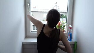 Household or Sex? Mega Creampie!