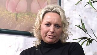 Milf fuck her pussy while filming in my pussy 2 - 4